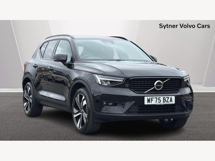 Volvo XC40 2.0 B3 MHEV Plus Dark DCT Auto Euro 6 (s/s) 5dr