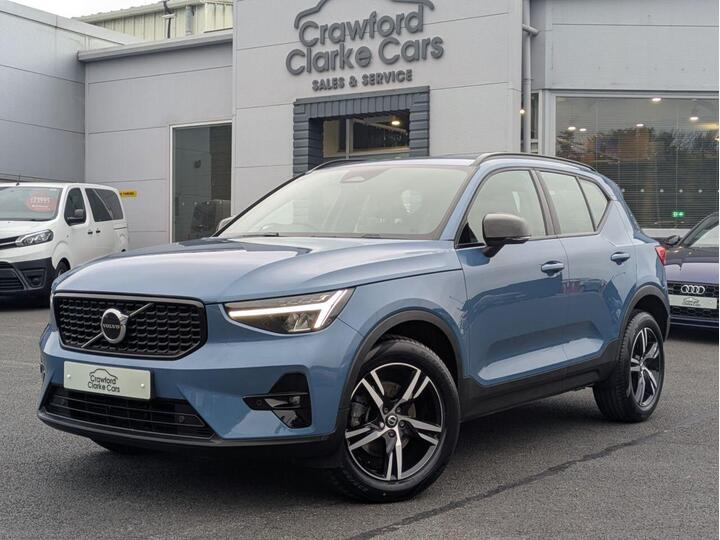 Volvo XC40 2.0 B3 MHEV Plus Dark DCT Auto Euro 6 (s/s) 5dr