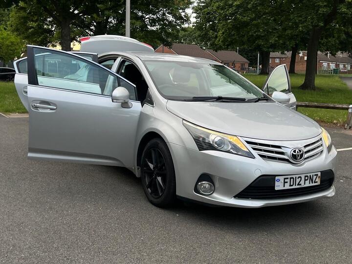 Toyota Avensis 1.8 V-Matic TR Multidrive S Euro 5 4dr