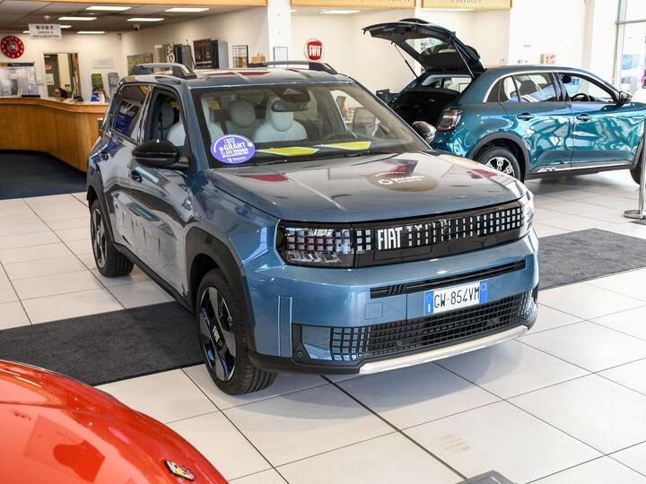 Fiat Grande Panda 44kWh La Prima Auto 5dr (11kW Charger)