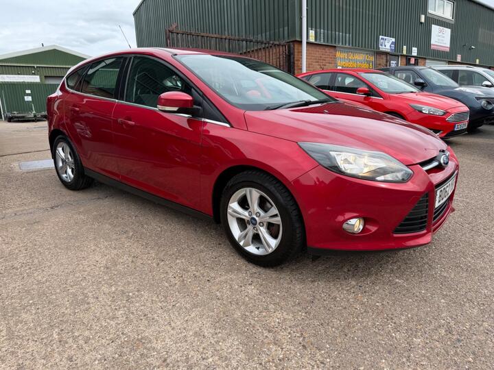 Ford Focus 1.0T EcoBoost Zetec Euro 5 (s/s) 5dr