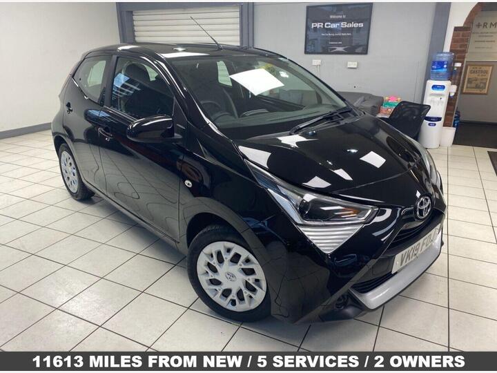 Toyota AYGO 1.0 VVT-i X-play Euro 6 5dr Toyota AYGO 1.0 VVT-i X-play Euro 6 5dr