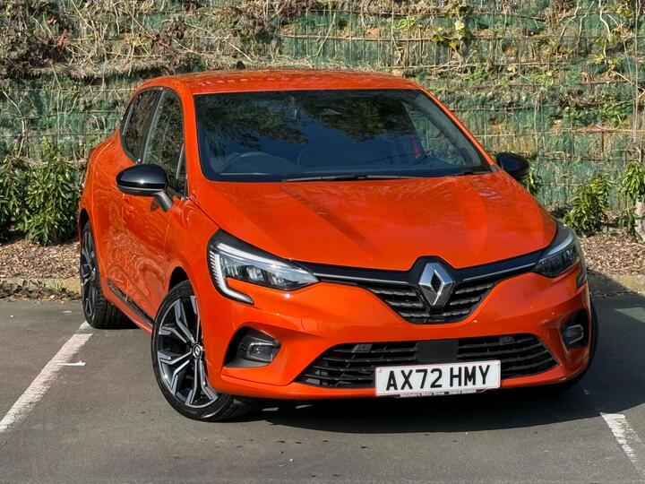 Renault Clio 1.6 E-TECH Techno Auto Euro 6 (s/s) 5dr Renault Clio 1.6 E-TECH Techno Auto Euro 6 (s/s) 5dr
