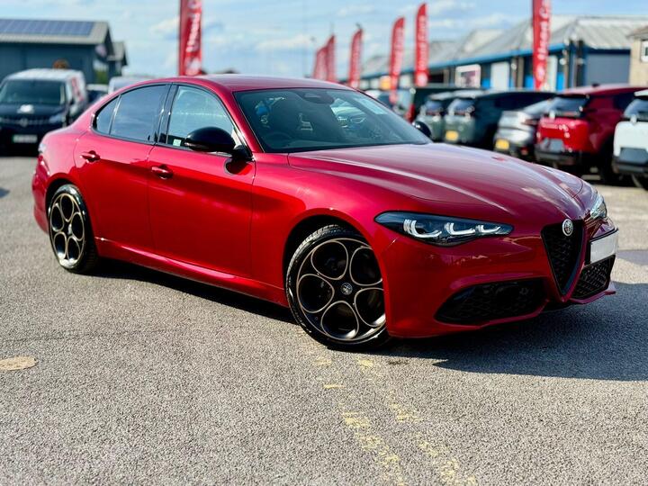 Alfa Romeo Giulia 2.0T Intensa Auto Euro 6 (s/s) 4dr