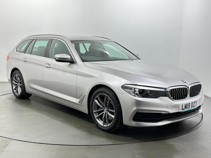 BMW 5 Series 2.0 520d SE Touring Auto Euro 6 (s/s) 5dr BMW 5 Series 2.0 520d SE Touring Auto Euro 6 (s/s) 5dr
