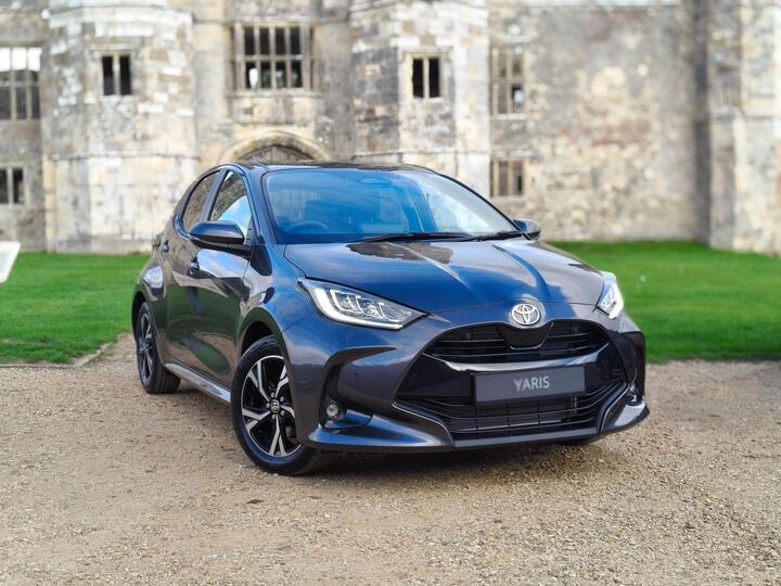 Toyota Yaris 1.5 VVT-h Design E-CVT Euro 6 (s/s) 5dr