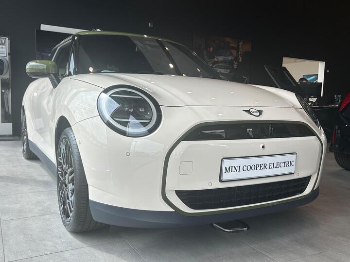 MINI Electric Cooper SE 54.2kWh Paul Smith Edition Auto 3dr
