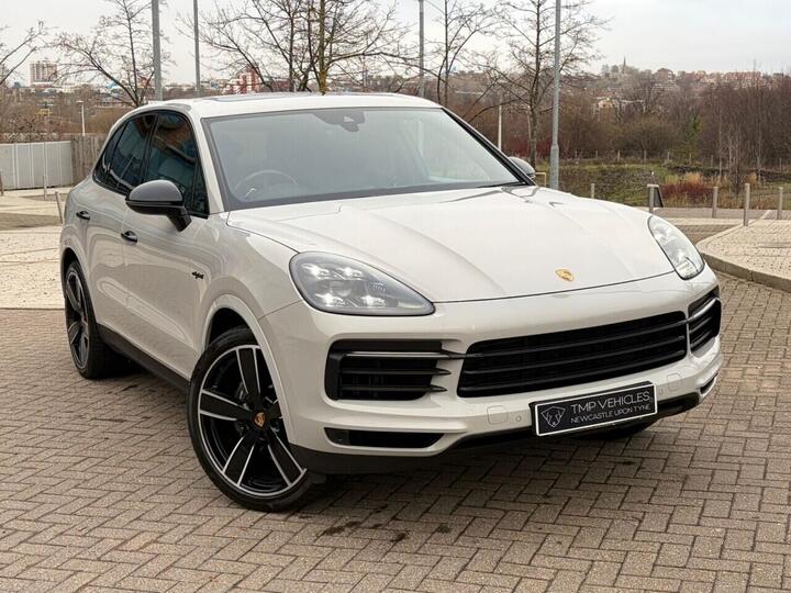 Porsche CAYENNE 3.0 V6 E-Hybrid 17.9kWh TiptronicS 4WD Euro 6 (s/s) 5dr (3.6kW Charger)