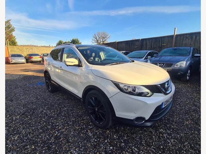 Nissan Qashqai 1.2 DIG-T Tekna 2WD Euro 5 (s/s) 5dr Nissan Qashqai 1.2 DIG-T Tekna 2WD Euro 5 (s/s) 5dr
