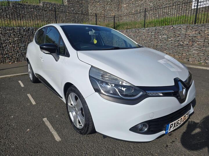 Renault Clio 0.9 TCe Dynamique MediaNav Euro 5 (s/s) 5dr Renault Clio 0.9 TCe Dynamique MediaNav Euro 5 (s/s) 5dr