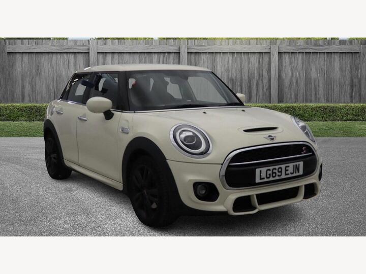 MINI Hatch 2.0 Cooper S Sport Steptronic Euro 6 (s/s) 5dr