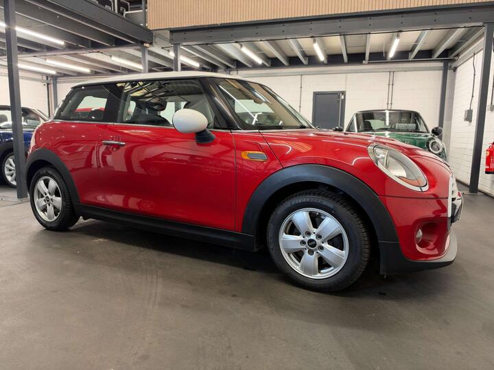 MINI Hatch 1.5 Cooper Auto Euro 6 (s/s) 3dr