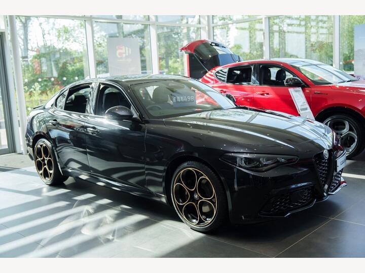 Alfa Romeo Giulia 2.0T Intensa Auto Euro 6 (s/s) 4dr