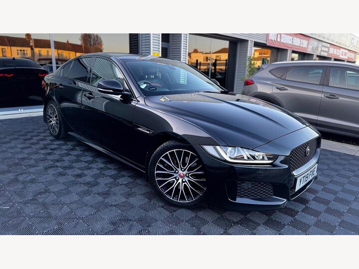 Jaguar XE 2.0i Landmark Auto Euro 6 (s/s) 4dr