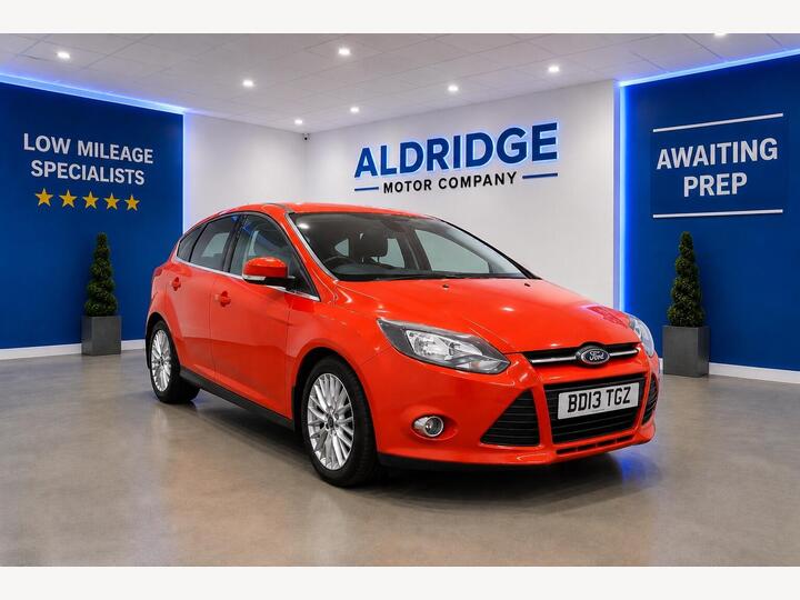 Ford Focus 1.0T EcoBoost Zetec Euro 5 (s/s) 5dr