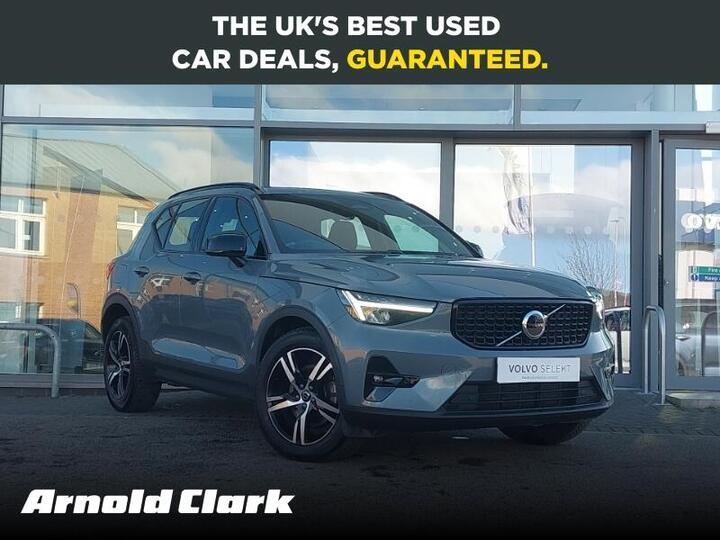 Volvo XC40 2.0 B3 MHEV Plus Dark DCT Auto Euro 6 (s/s) 5dr
