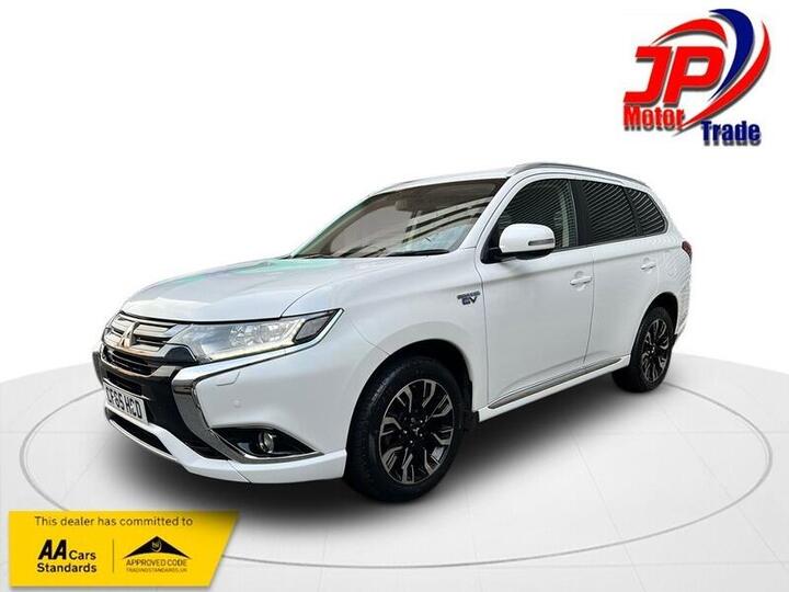 Mitsubishi Outlander 2.0h 12kWh GX3h+ CVT 4WD Euro 6 (s/s) 5dr Mitsubishi Outlander 2.0h 12kWh GX3h+ CVT 4WD Euro 6 (s/s) 5dr