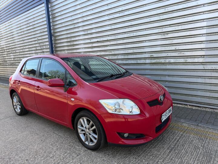 Toyota Auris 1.33 VVT-i TR (s/s) 5dr