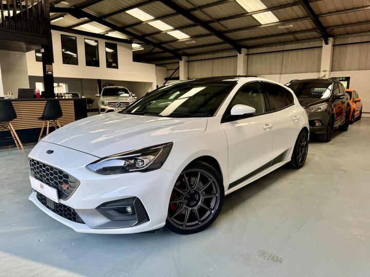 Ford Focus 2.3T EcoBoost ST Euro 6 (s/s) 5dr
