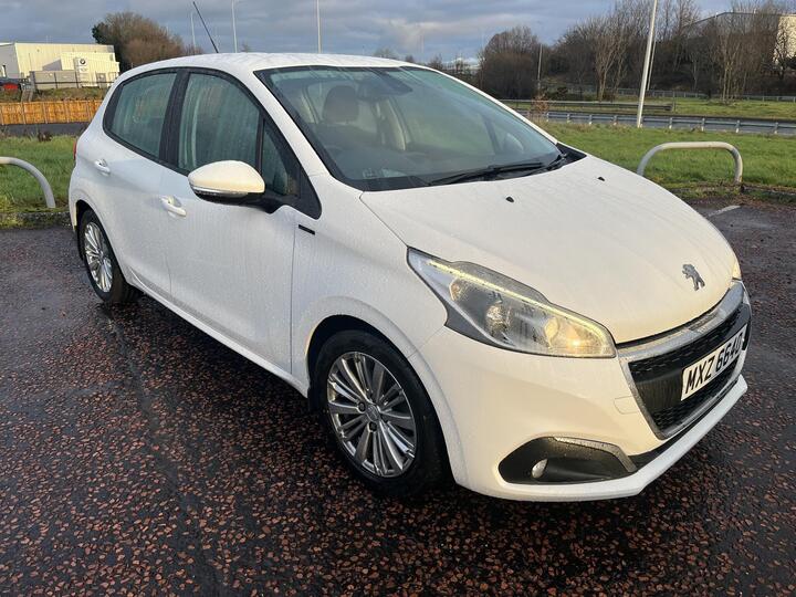 Peugeot 208 1.2 PureTech Signature Euro 6 (s/s) 5dr