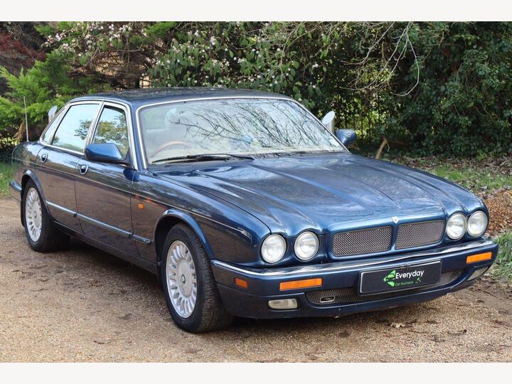Jaguar XJ 4.0 Sovereign 4dr
