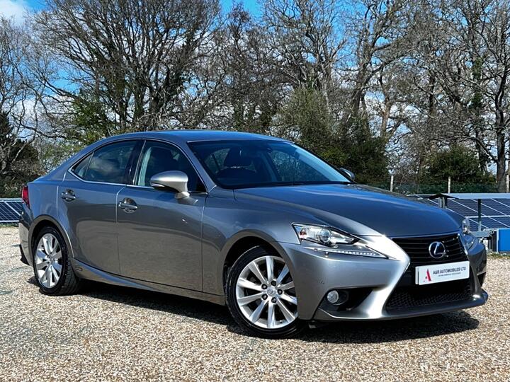 Lexus IS 2.5 300h Luxury E-CVT Euro 5 (s/s) 4dr