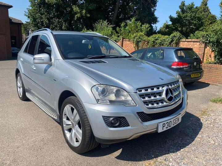 Mercedes-Benz M Class 3.0 ML300 CDI V6 BlueEfficiency Sport G-Tronic 4WD Euro 5 5dr