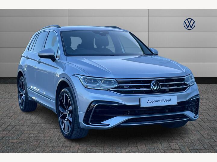 Volkswagen Tiguan 1.4 TSI 13kWh R-Line DSG Euro 6 (s/s) 5dr Volkswagen Tiguan 1.4 TSI 13kWh R-Line DSG Euro 6 (s/s) 5dr