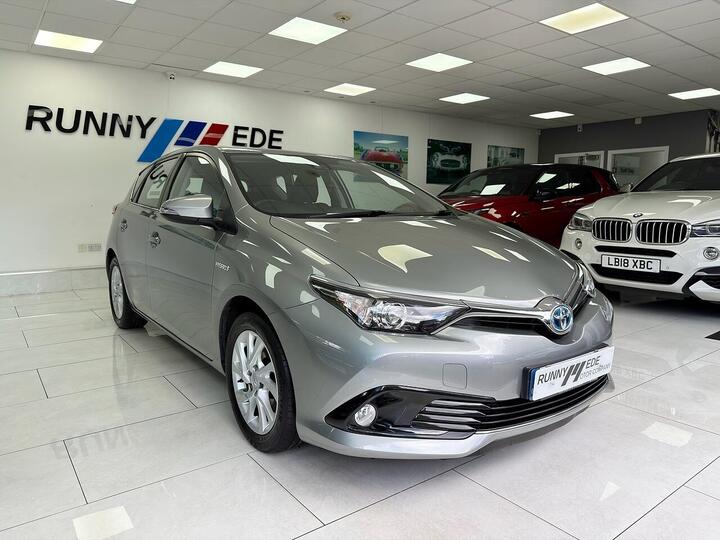 Toyota Auris 1.8 VVT-h Business Edition CVT Euro 6 (s/s) 5dr (Safety Sense)