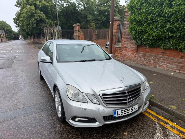 Mercedes-Benz E Class 3.0 E350 CDI V6 BlueEfficiency Avantgarde G-Tronic Euro 5 4dr