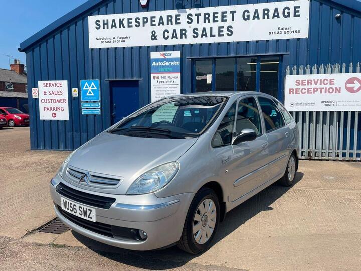 Citroen XSARA PICASSO 2.0i 16V Exclusive 5dr