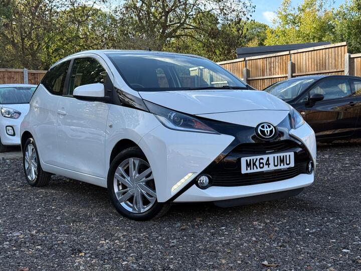 Toyota AYGO 1.0 VVT-i X-pression Euro 5 5dr Euro 5 Toyota AYGO 1.0 VVT-i X-pression Euro 5 5dr Euro 5