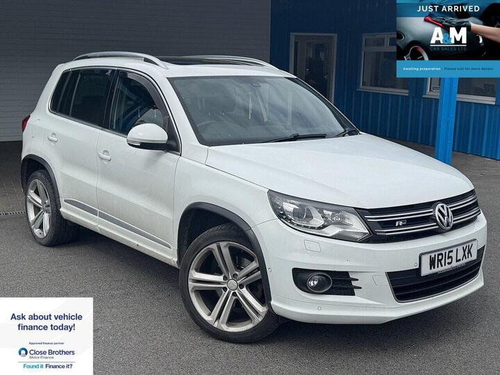 Volkswagen Tiguan 2.0 TDI BlueMotion Tech R-Line DSG 4WD Euro 5 (s/s) 5dr (Nav) Volkswagen Tiguan 2.0 TDI BlueMotion Tech R-Line DSG 4WD Euro 5 (s/s) 5dr (Nav)