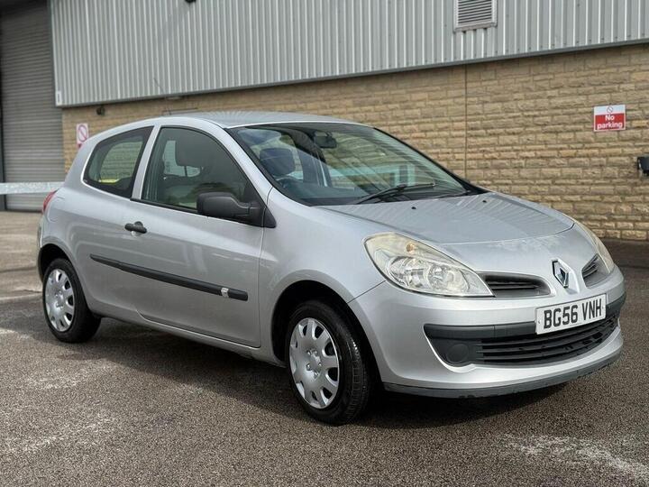 Renault CLIO 1.2 16v Expression 3dr Renault CLIO 1.2 16v Expression 3dr