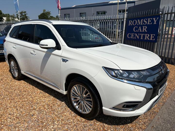 Mitsubishi Outlander 2.4h TwinMotor 13.8kWh 4h CVT 4WD Euro 6 (s/s) 5dr