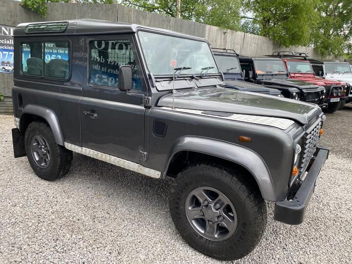 Land Rover Defender 90 2.5 TD5 County Station Wagon 3dr (6 Seats) Land Rover Defender 90 2.5 TD5 County Station Wagon 3dr (6 Seats)