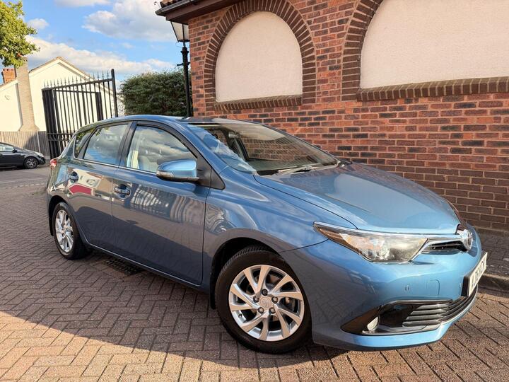 Toyota Auris 1.2 VVT-i Business Edition Euro 6 (s/s) 5dr