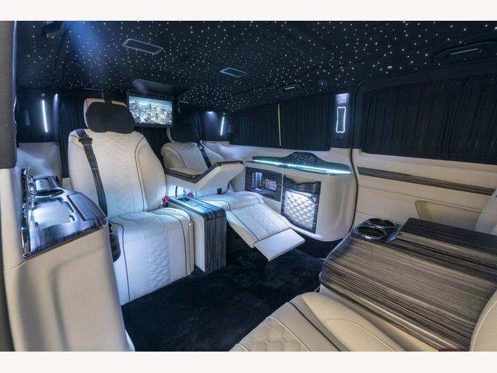 Mercedes-Benz V Class 2.0 V300d AMG Line G-Tronic+ Euro 6 (s/s) 5dr 8 Seat XLWB