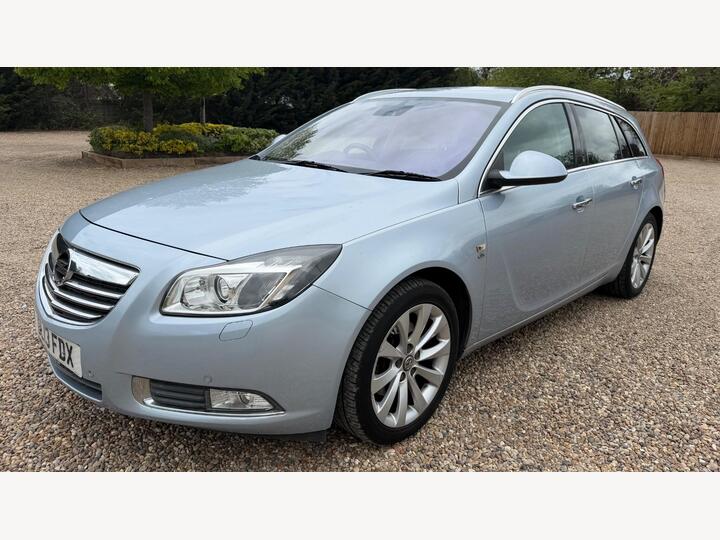 Vauxhall Insignia 2.0 CDTi EcoFLEX Elite Nav Sports Tourer Euro 5 (s/s) 5dr Vauxhall Insignia 2.0 CDTi EcoFLEX Elite Nav Sports Tourer Euro 5 (s/s) 5dr