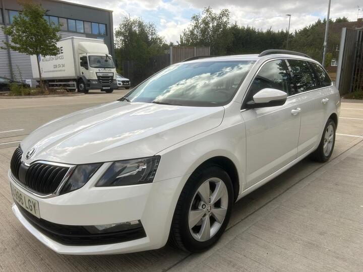 Skoda Octavia 1.6 TDi SE TECHNOLOGY 5DR ESTATE LHD
