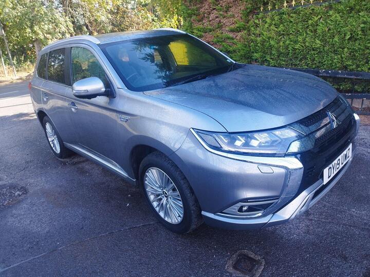 Mitsubishi Outlander 2.4h TwinMotor 13.8kWh 4h CVT 4WD 209BHP