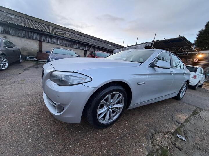 BMW 5 Series 3.0 523i SE Steptronic Euro 5 4dr BMW 5 Series 3.0 523i SE Steptronic Euro 5 4dr