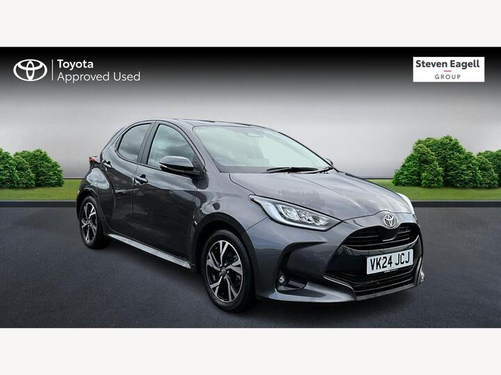 Toyota Yaris 1.5 VVT-h Design E-CVT Euro 6 (s/s) 5dr Toyota Yaris 1.5 VVT-h Design E-CVT Euro 6 (s/s) 5dr