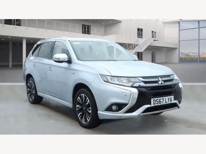 Mitsubishi OUTLANDER 2.0h 12kWh 4hs CVT 4WD Euro 6 (s/s) 5dr