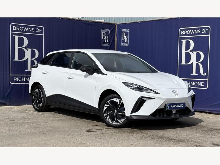 MG MG4 64kWh SE Long Range Auto 5dr