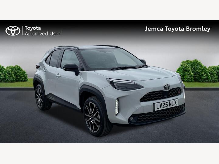 Toyota Yaris Cross 1.5 VVT-h GR SPORT E-CVT Euro 6 (s/s) 5dr Toyota Yaris Cross 1.5 VVT-h GR SPORT E-CVT Euro 6 (s/s) 5dr