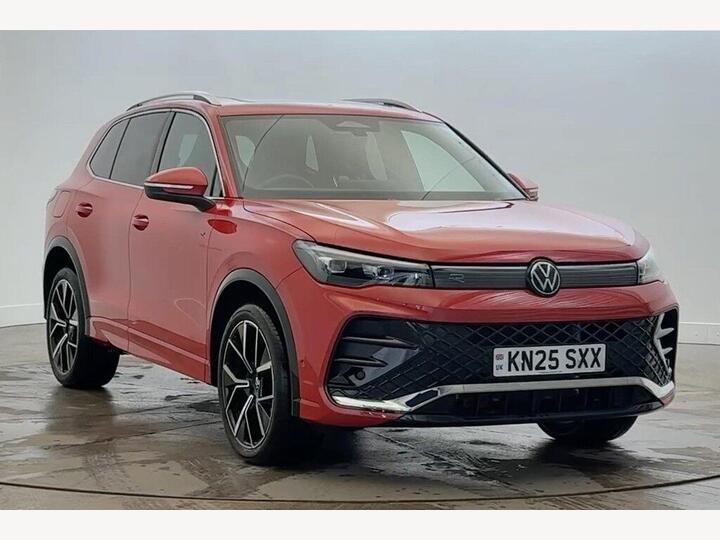 Volkswagen Tiguan 1.5 TSI EHybrid 19.7kWh R-Line DSG Euro 6 (s/s) 5dr Volkswagen Tiguan 1.5 TSI EHybrid 19.7kWh R-Line DSG Euro 6 (s/s) 5dr