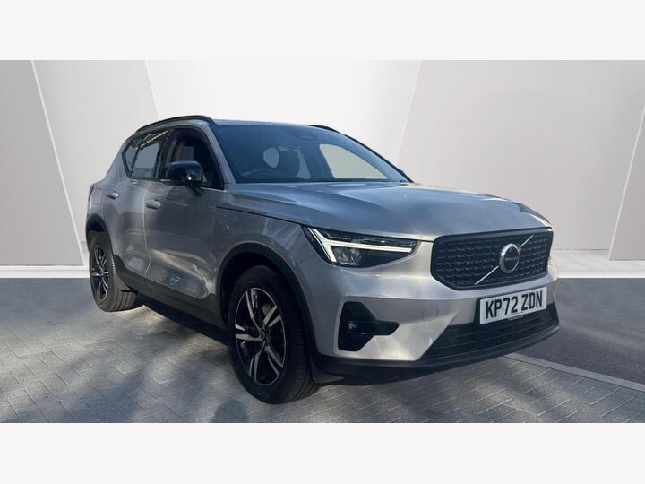 Volvo XC40 2.0 B3 MHEV Plus Dark DCT Auto Euro 6 (s/s) 5dr