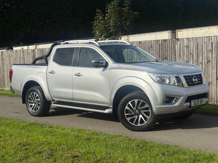 Nissan NAVARA 2.3 DCi Tekna Auto 4WD Euro 6 4dr