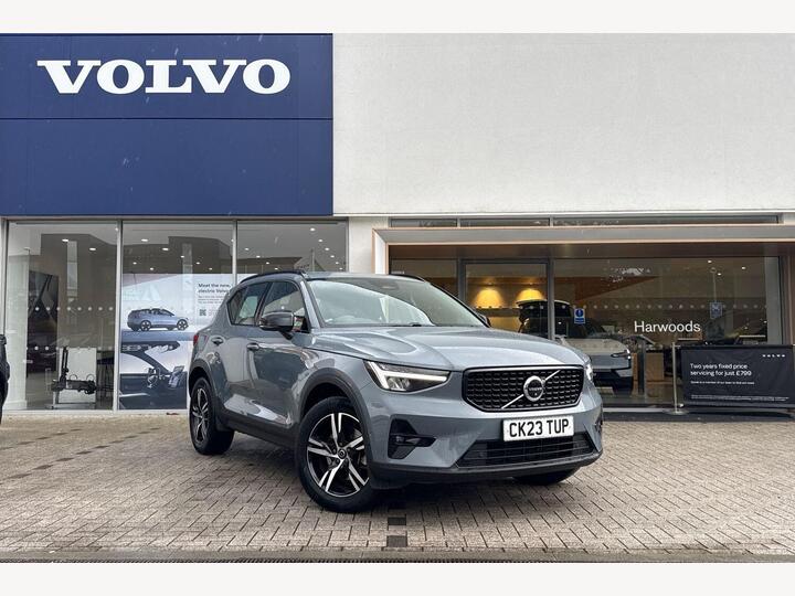 Volvo XC40 2.0 B4 MHEV Plus DCT Auto AWD Euro 6 (s/s) 5dr